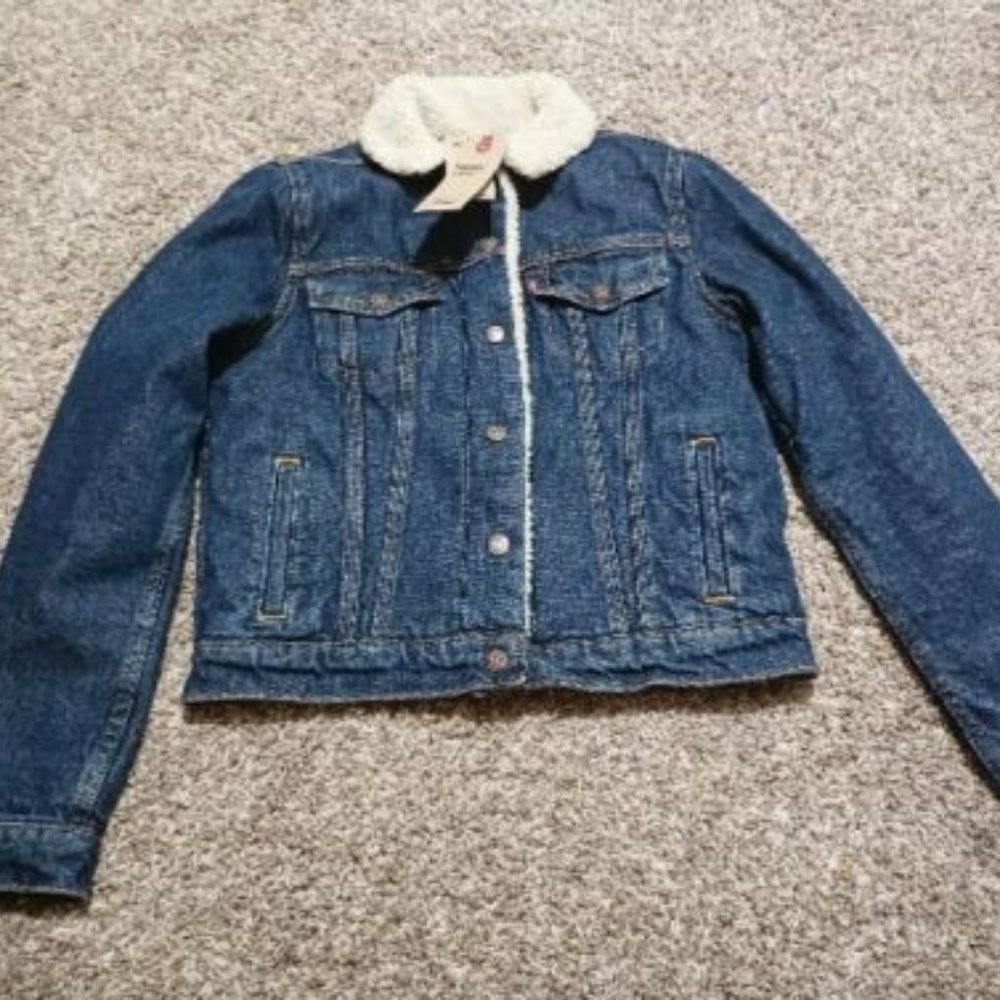 New Vintage Levi’s Original Sherpa Denim Trucker Jacket, Women Small Relaxed Fit